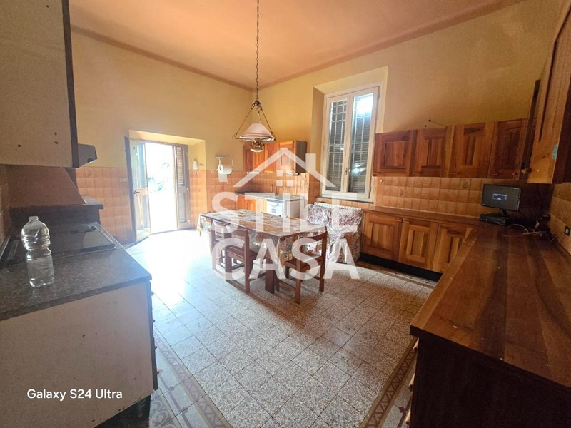 Casa Semi Indipendente in Vendita a Castelfranco di Sotto, zona Galleno, 169'000&euro;, 300 m², con Box