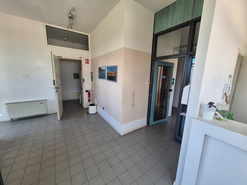 Ufficio in Vendita a San Giuliano Terme, zona La Fontina, 128'000&euro;, 130 m²