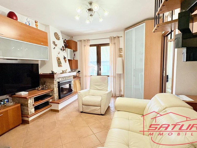 Appartamento in Vendita a Lucca, zona San Cassiano a Vico, 265'000€, 110 m²