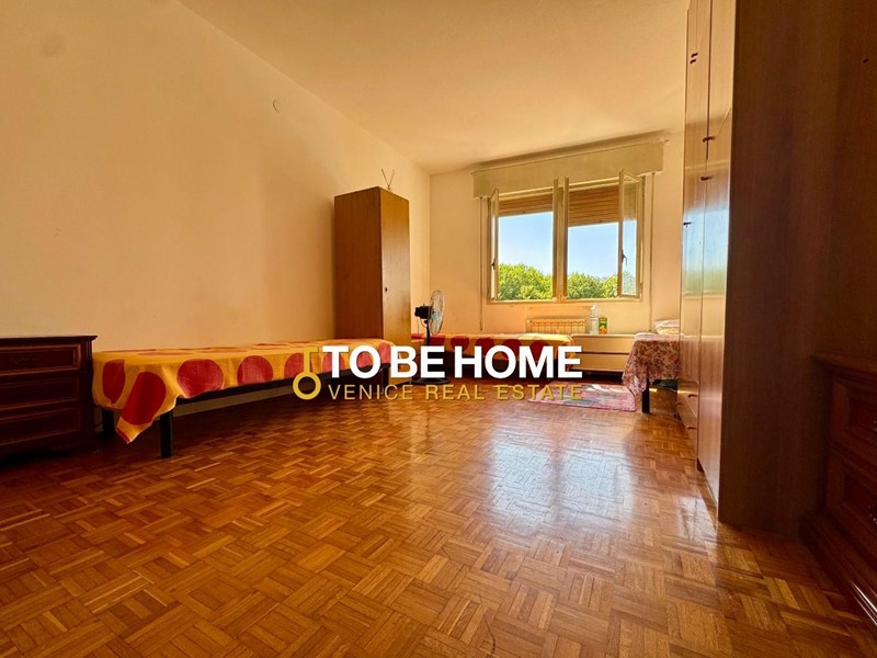Appartamento in Vendita a Venezia, zona Mestre, 167'000€, 126 m², con Box