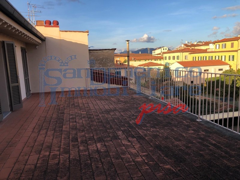 Attico in Vendita a Pisa, 1'200'000&euro;, 250 m², arredato
