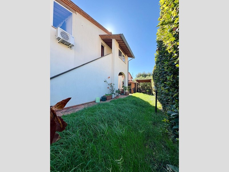 Trilocale in Affitto a Calcinaia, zona Fornacette, 750&euro;, 65 m², arredato