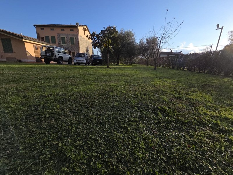 Villa in Vendita a Porcari, 460'000&euro;, 240 m², arredato, con Box