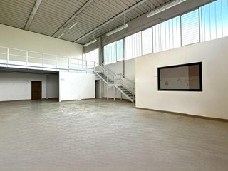 Capannone in Affitto a Bientina, 650&euro;, 200 m²