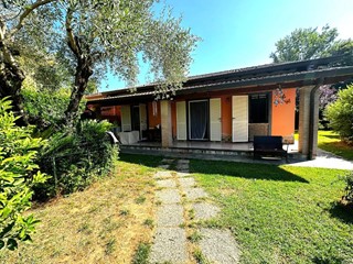 Villa bifamiliare in Vendita a Massa, zona Poveromo, 399'000&euro;, 90 m², arredato