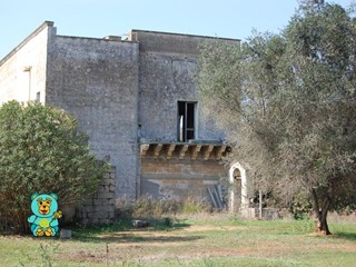 Casale in Vendita a Squinzano, 220'000€, 425 m²