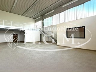Capannone in Affitto a Bientina, 650&euro;, 200 m²