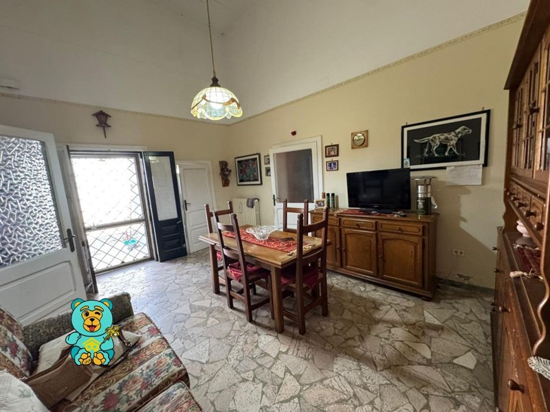 Casa Indipendente in Vendita a Trepuzzi, 240'000€, 190 m²