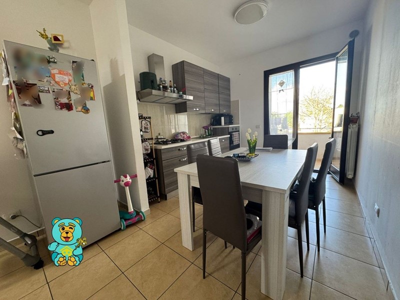 Trilocale in Vendita a Lizzanello, zona Merine, 109'000&euro;, 100 m², arredato