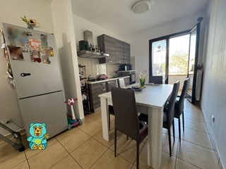 Trilocale in Vendita a Lizzanello, zona Merine, 109'000&euro;, 100 m², arredato