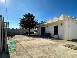 Villa in Vendita a Castrignano del Capo, 220'000€, 150 m², con Box