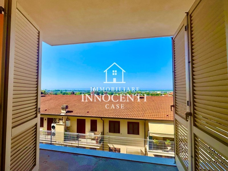 Appartamento in Vendita a Massa, 150'000€, 130 m²