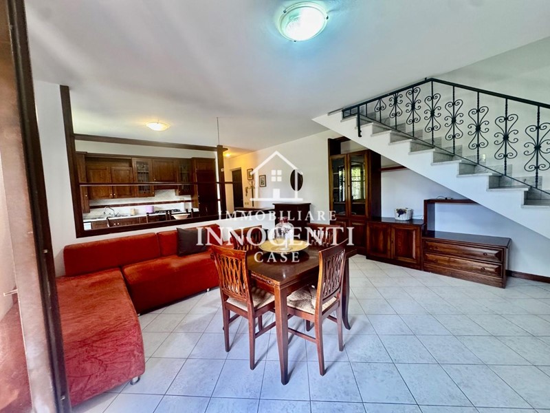 Villetta a schiera in Vendita a Massa, zona Marina di Massa, 350'000&euro;, 120 m², arredato