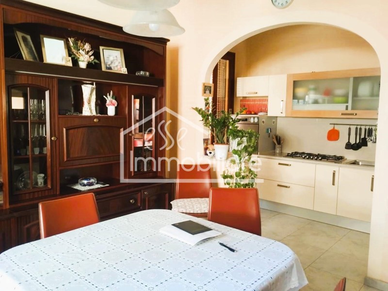 Casa Indipendente in Vendita a Empoli, 310'000&euro;, 120 m², con Box