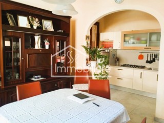 Casa Indipendente in Vendita a Empoli, 310'000&euro;, 120 m², con Box