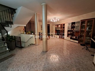 Villa bifamiliare in Vendita a San Miniato, zona San Miniato Basso, 410'000&euro;, 238 m², arredato, con Box
