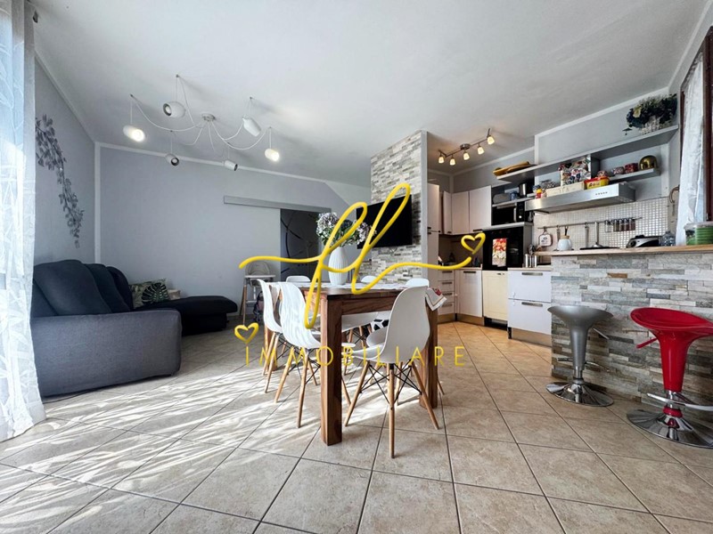 Appartamento in Vendita a Collesalvetti, zona Vicarello, 278'000€, 140 m²