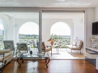 Villa in Vendita a Carrara, 1'800'000&euro;, 450 m², arredato, con Box