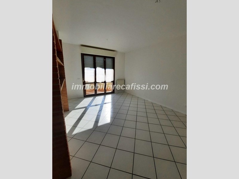 Appartamento in Vendita a Carmignano, zona Seano, 270'000€, 120 m², con Box