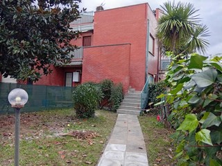 Appartamento in Vendita a Pisa, zona Putignano Pisano, 290'000&euro;, 120 m², con Box