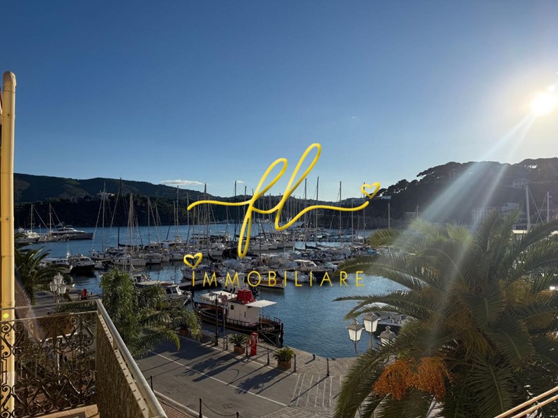 Appartamento in Vendita a Porto Azzurro, 495'000€, 139 m²