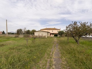 Casa Indipendente in Vendita a Casciana Terme Lari, zona Perignano, 500'000&euro;, 600 m²