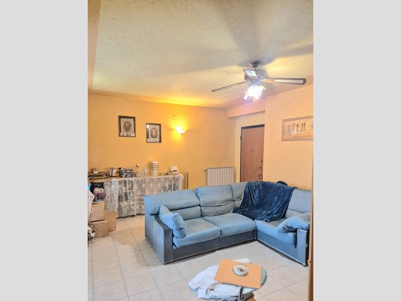 Quadrilocale in Vendita a Carrara, zona Avenza, 185'000&euro;, 74 m², arredato