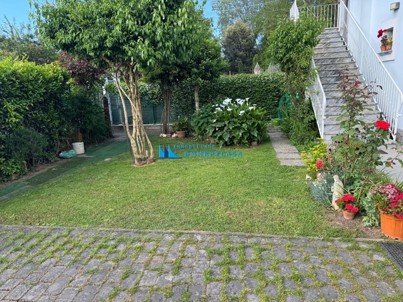 Quadrilocale in Vendita a Massa, zona Poveromo, 255'000€, 90 m², arredato