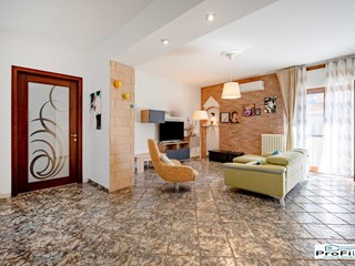 Trilocale in Vendita a Santeramo in Colle, 132'000&euro;, 122 m²