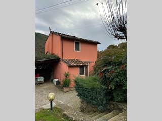 Casa di corte in Vendita a Capannori, zona Sant'Andrea di Compito, 180'000&euro;, 60 m², arredato
