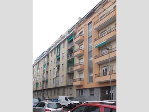Trilocale in Vendita a Torino, 64'500&euro;, 86 m²
