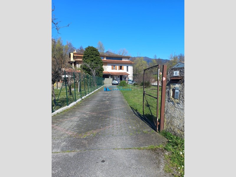 Villa bifamiliare in Vendita a Montignoso, 450'000€, 130 m², arredato