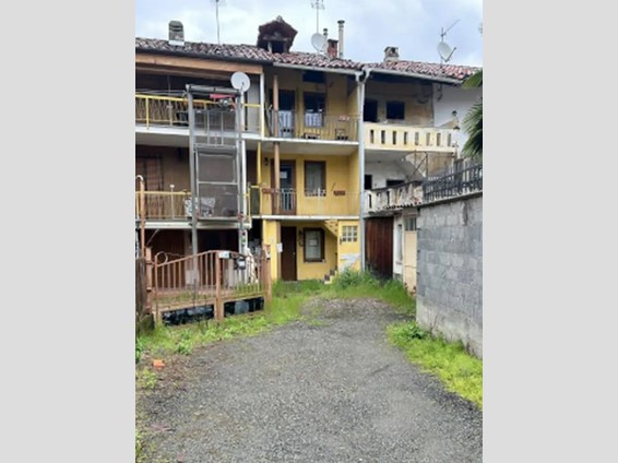 Casa Indipendente in Vendita a Castellamonte, 15'319&euro;, 93 m²