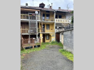 Casa Indipendente in Vendita a Castellamonte, 15'319&euro;, 93 m²