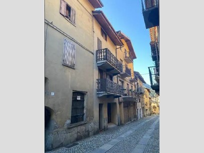 Casa Indipendente in Vendita a Chiomonte, 29'320&euro;, 220 m²