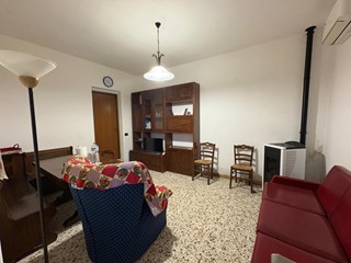 Casa Indipendente in Vendita a Santa Maria a Monte, zona Ponticelli, 75'000&euro;, 55 m², arredato, con Box