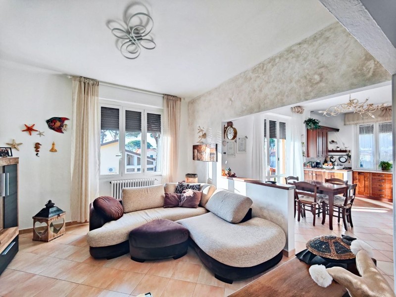 Appartamento in Vendita a Pisa, zona Tirrenia, 280'000&euro;, 100 m², arredato