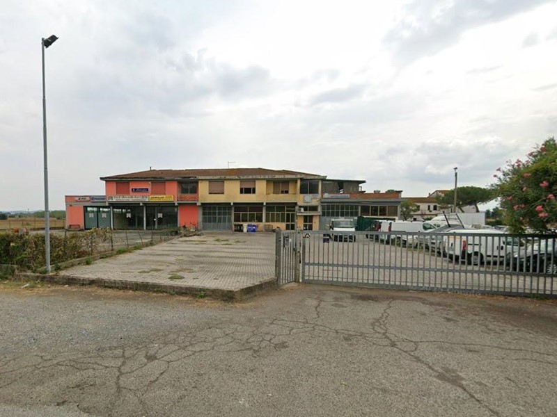 Capannone in Vendita a Santa Maria a Monte, 238'500&euro;, 957 m²