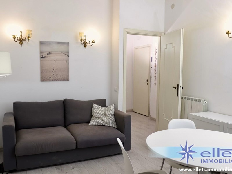 Trilocale in Vendita a Massa, zona Ronchi, 215'000€, 57 m², arredato