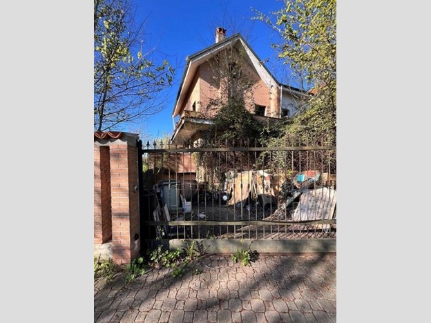 Villetta a schiera in Vendita a Assago, 141'750&euro;, 272 m², con Box