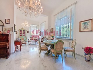 Villa bifamiliare in Vendita a San Giuliano Terme, 540'000&euro;, 210 m²
