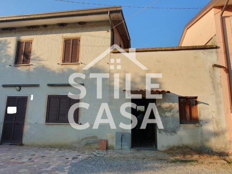 Casa Indipendente in Vendita a Pescia, zona Castellare, 103'000€, 82 m², arredato