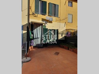 Casa Indipendente in Vendita a Capannori, 175'000&euro;, 150 m², con Box