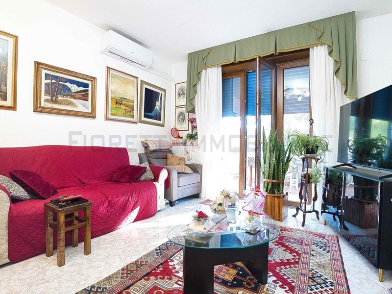 Appartamento in Vendita a Campiglia Marittima, 147'000€, 115 m², con Box