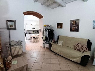 Quadrilocale in Vendita a Colle di Val D'Elsa, zona Castel San Gimignano, 98'000€, 70 m², con Box