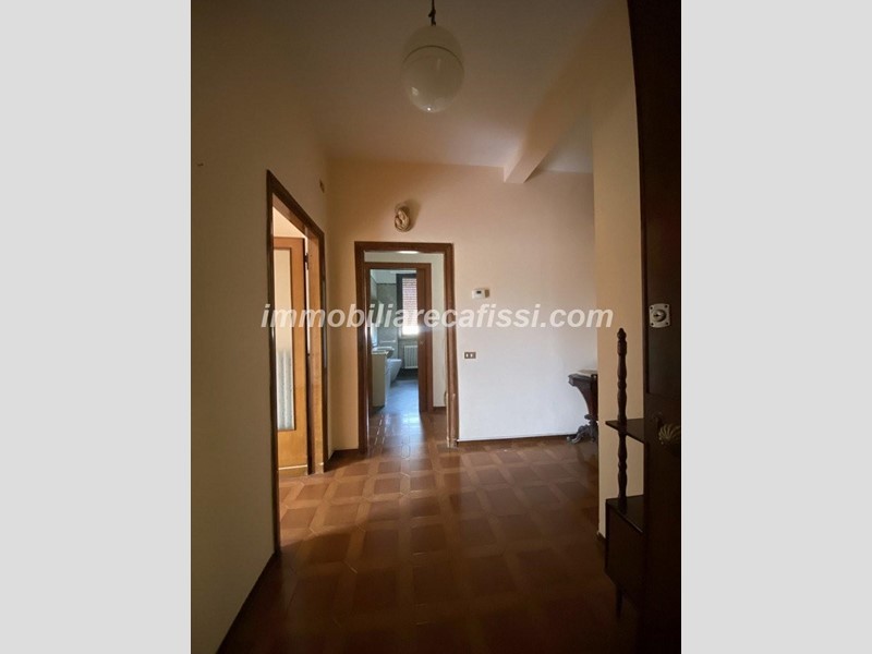 Quadrilocale in Vendita a Prato, zona Cafaggio, 210'000€, 93 m², con Box