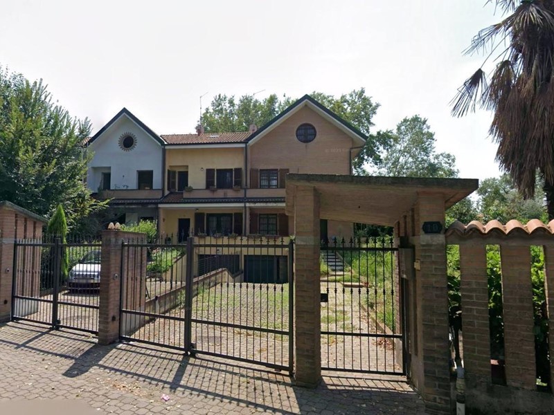 Villa in Vendita a Assago, 286'500&euro;, 255 m², con Box