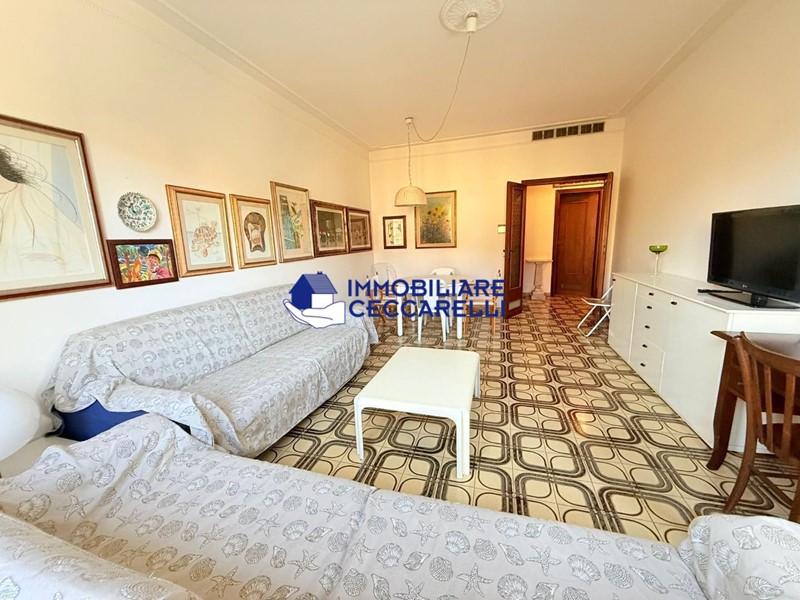 Trilocale in Vendita a Massa, zona Ronchi, 248'000€, 90 m², arredato