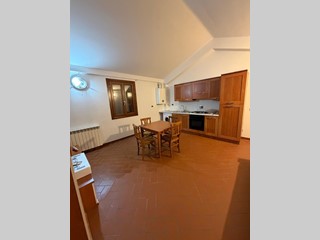 Casa Semi Indipendente in Affitto a Sarzana, 750&euro;, 78 m², arredato