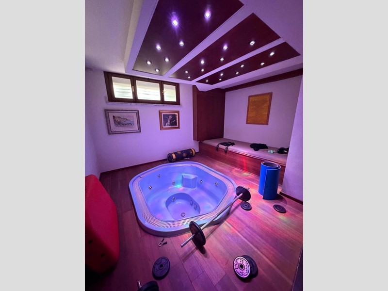 Villa bifamiliare in Vendita a Arcola, zona Romito Magra, 489'000&euro;, 300 m², arredato